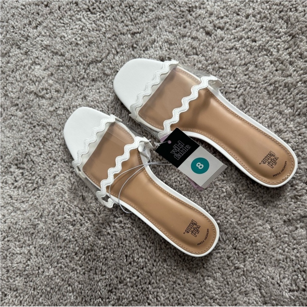 NWT Women's Ingrid Slide Sandals - Wild
Fable White Memory Foam